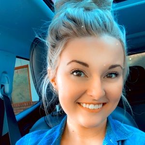 Meet your Posher, Monica